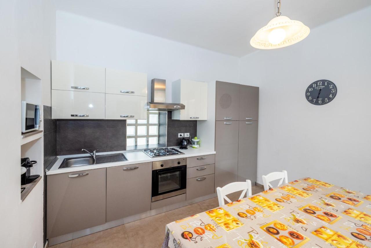 Casa Romeo Appartamento Con Posto Auto Finale Ligure Exterior foto